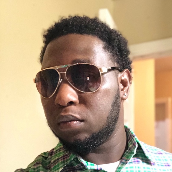 Meet your Posher, Curtis - Picture 1 of 1